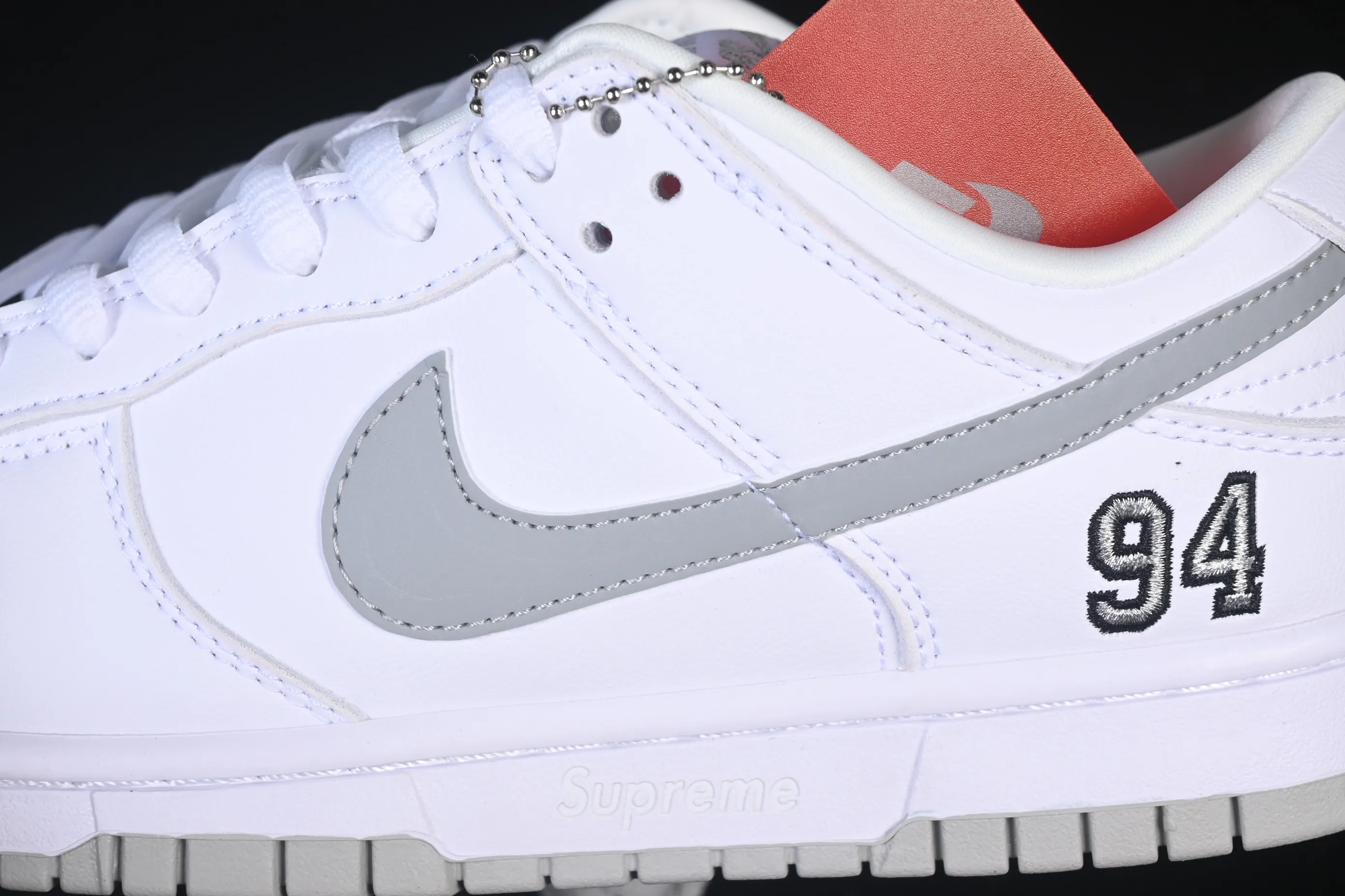 All Categories Nk SB Dunk Series Nk SB Dunk Low Low-top sneakers Supreme x Nike Dunk SB Dunk Low joint white low-top casual skateboard shoes HQ8487-100
